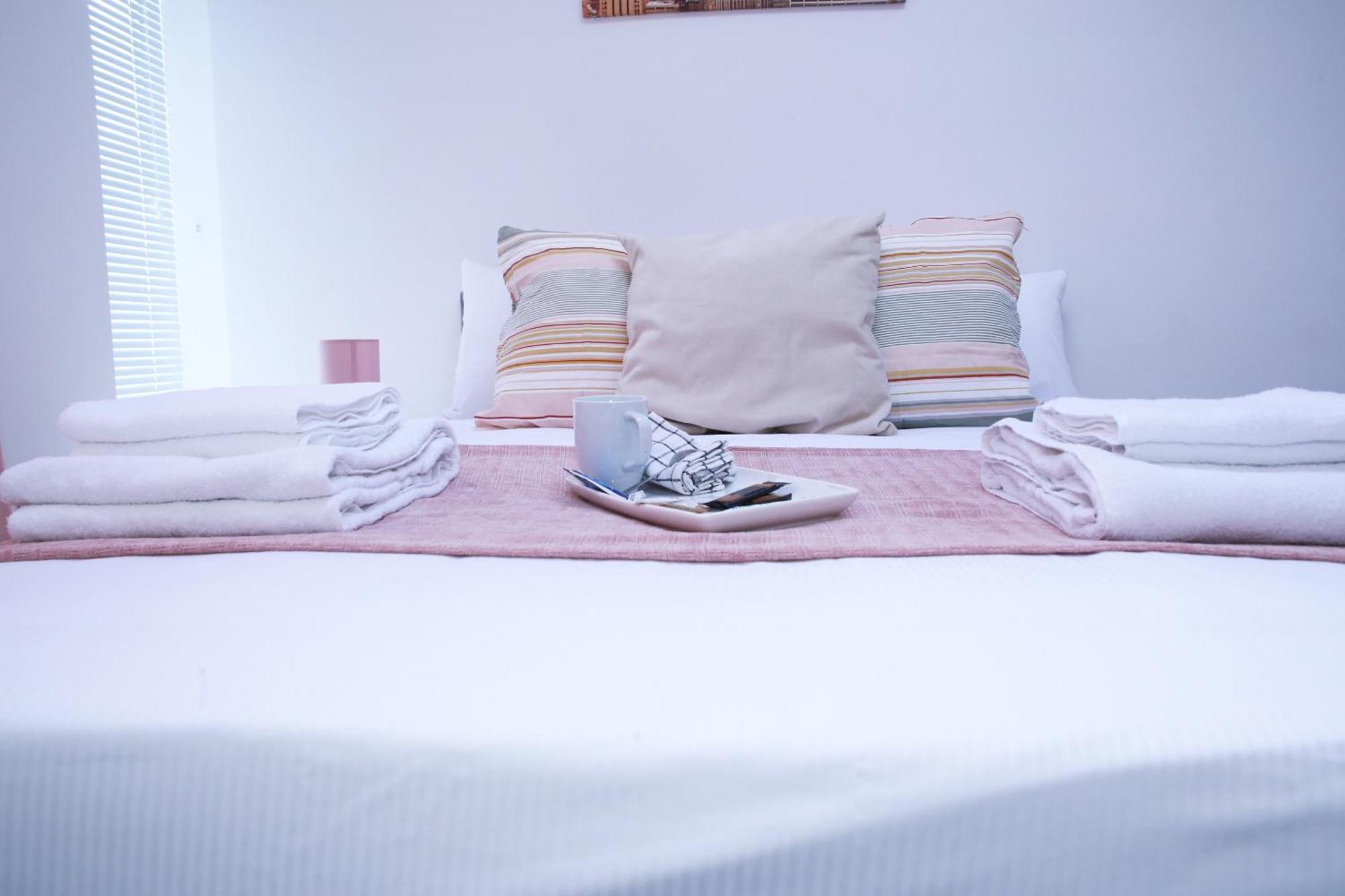 Harrow Luxury Flat With Free Parking. Apartment London Bagian luar foto