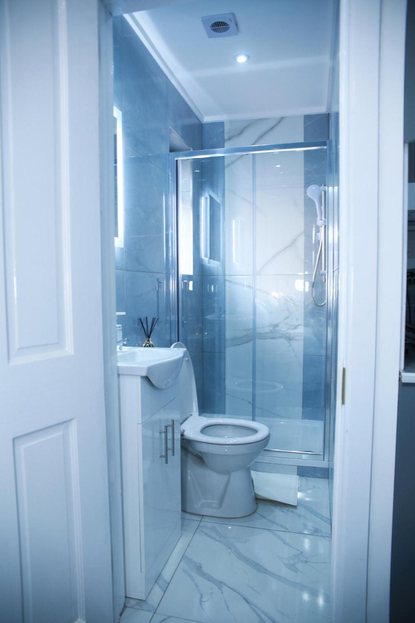 Harrow Luxury Flat With Free Parking. Apartment London Bagian luar foto