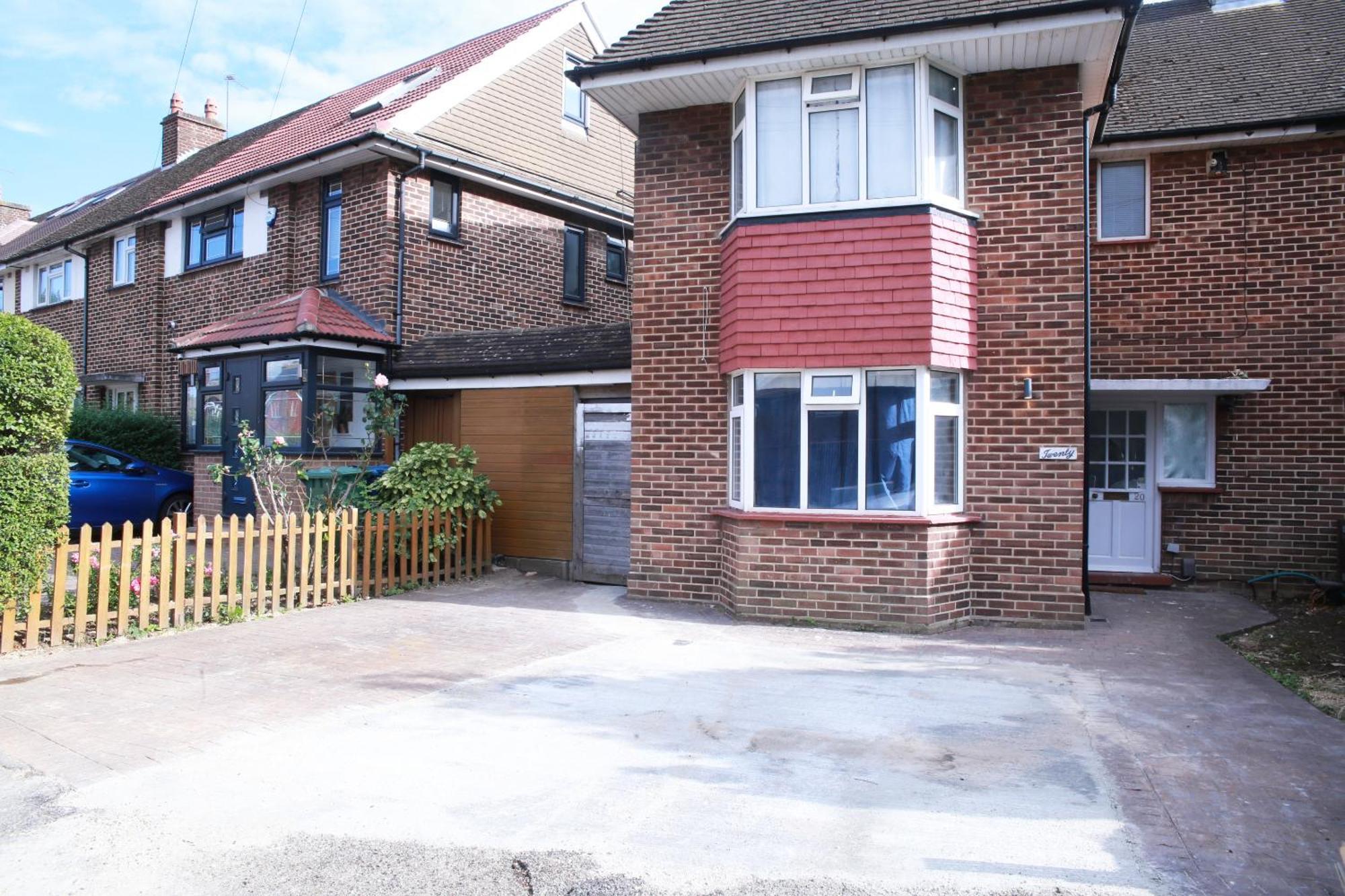 Harrow Luxury Flat With Free Parking. Apartment London Bagian luar foto